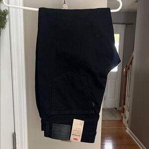 NWT Levi’s boyfriend black jeans